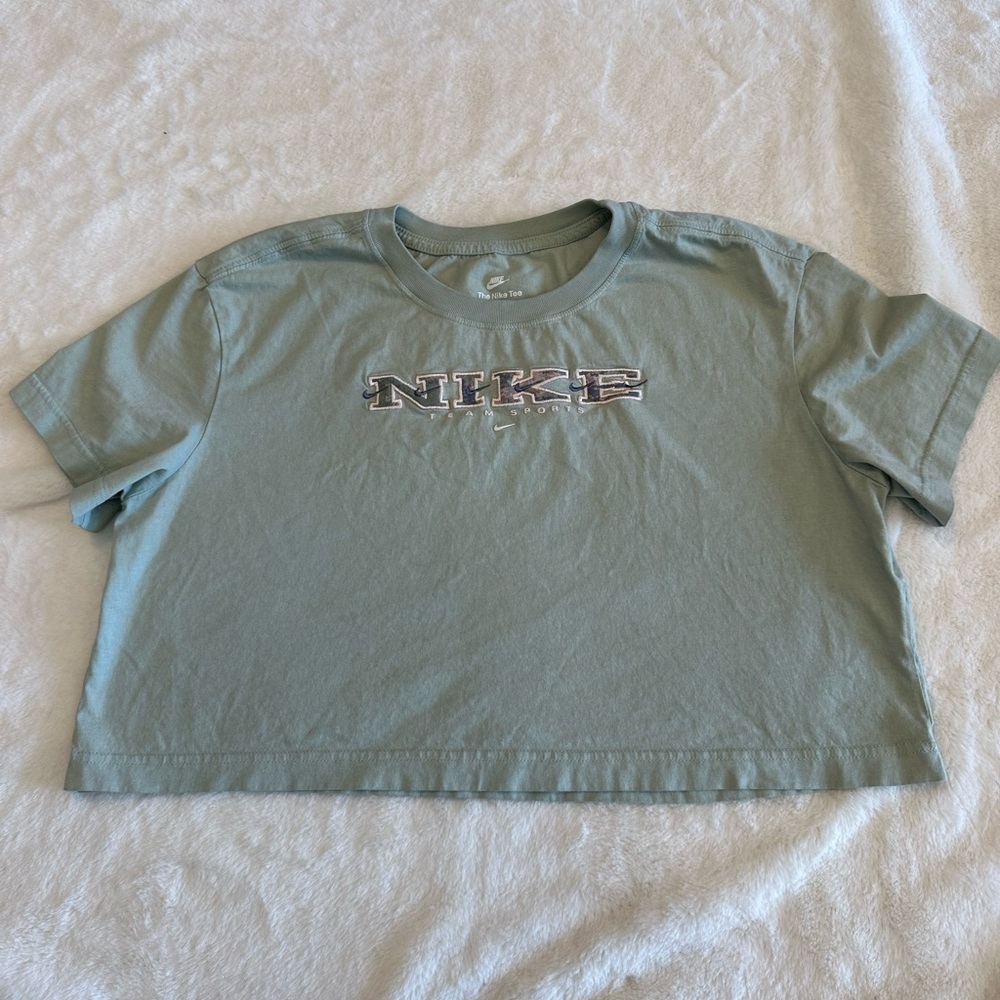 Nike tee